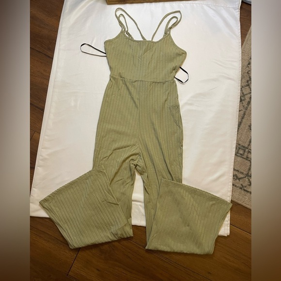 Forever 21 size small green jumpsuit - Picture 1 of 6